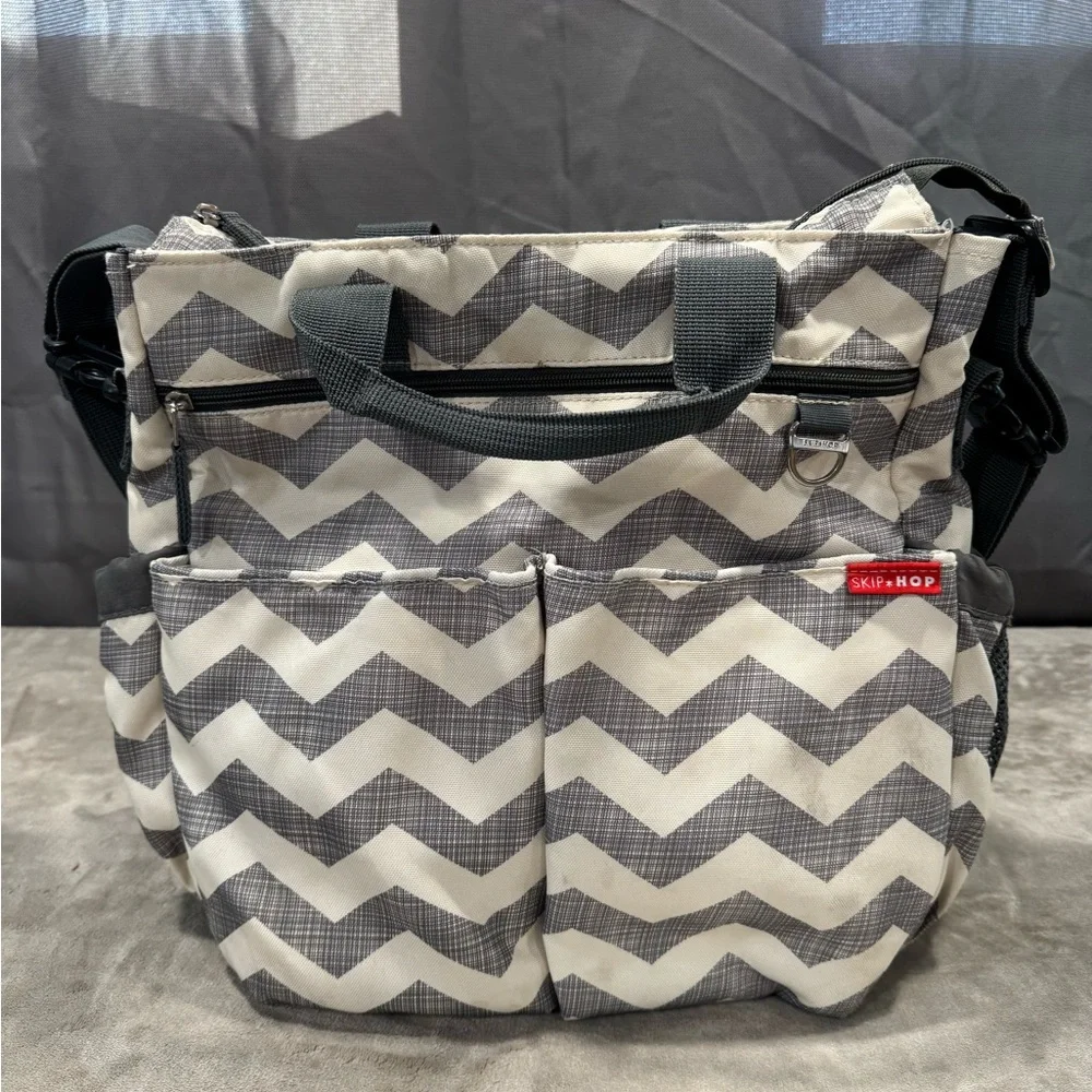Skip Hop Baby Bag in Gray and White